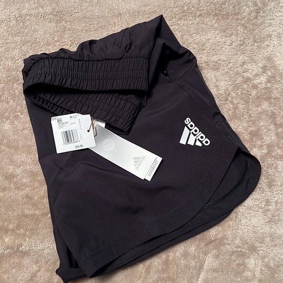 Shorts - Picture 3 of 3